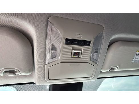 Used 2025 Toyota RAV4 LE AWD/4WD image 25