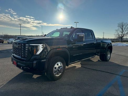 Used 2024 GMC Sierra 3500 Denali Ultimate image 11