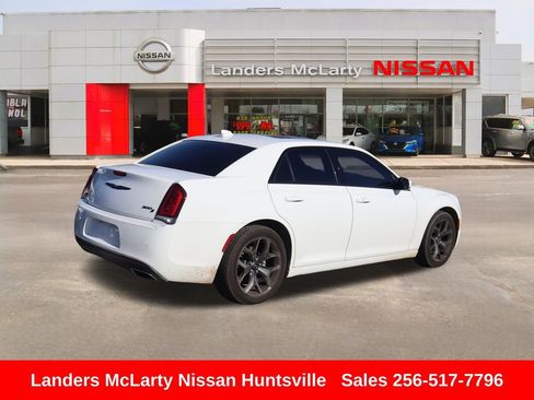 Used 2023 Chrysler 300 S image 3