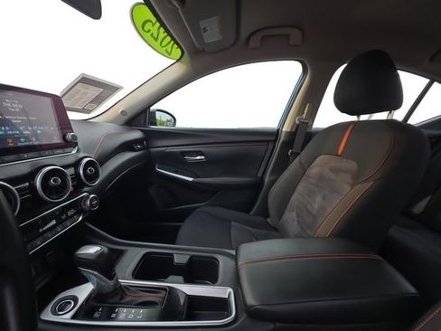 Used 2025 Nissan Sentra SR FWD image 11