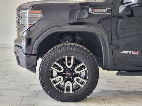 Used 2023 GMC Sierra 1500 AT4 w/ AT4 Premium Package AWD/4WD image 8