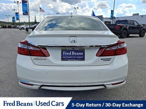 Used 2017 Honda Accord Touring image 10