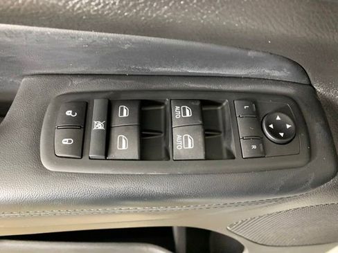Used 2020 Jeep Grand Cherokee Altitude AWD/4WD image 28