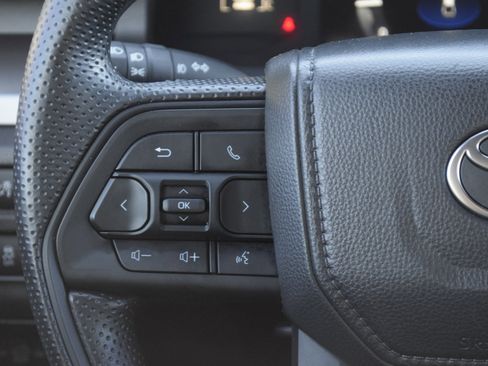 Used 2025 Toyota Tacoma SR5 image 12