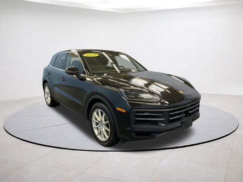 Used 2024 Porsche Cayenne image 1