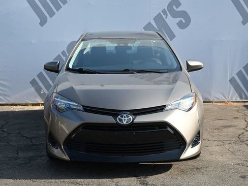Used 2019 Toyota Corolla LE FWD image 2