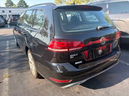 Used 2019 Volkswagen Golf SE FWD image 6