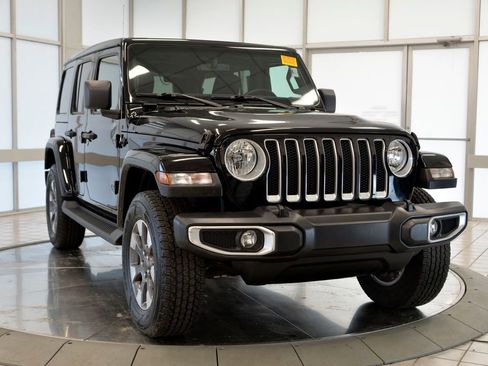 Used 2021 Jeep Wrangler Unlimited Sahara image 2