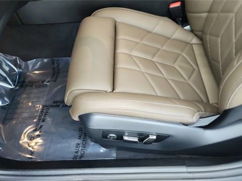 Used 2024 BMW 530i xDrive 530i xDrive w/ Premium Package image 34