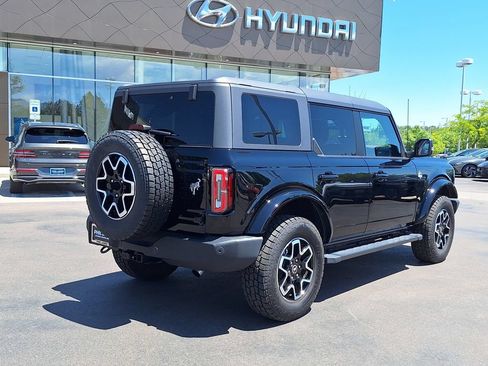 Used 2024 Ford Bronco Outer Banks AWD/4WD image 3