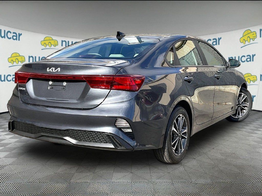 Used 2023 Kia Forte LXS w/ LXS Technology Package FWD image 5