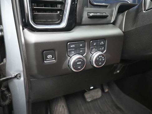 Used 2025 GMC Sierra 2500 Denali Ultimate image 13