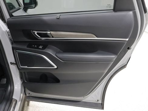 Used 2022 Kia Telluride SX w/ SX Prestige Package AWD/4WD image 22