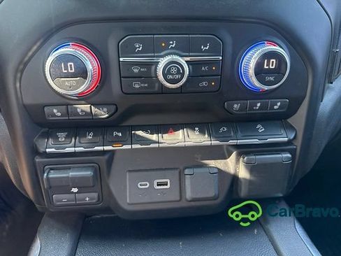 Used 2020 GMC Sierra 2500 AT4 w/ AT4 Premium Package AWD/4WD image 13