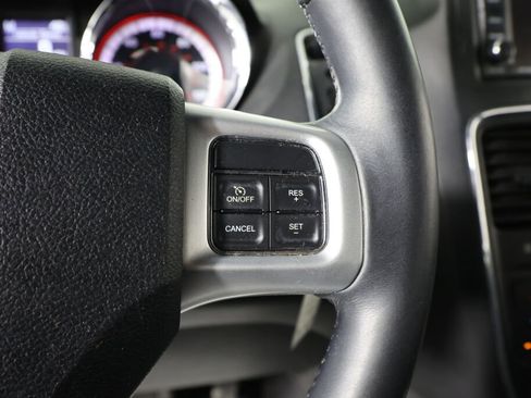 Used 2016 Dodge Grand Caravan R/T image 34
