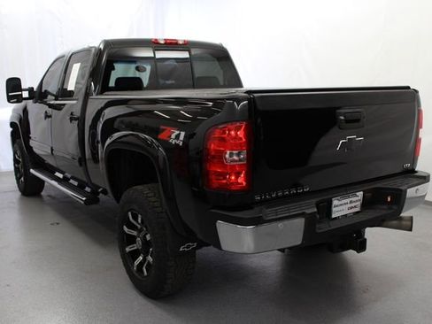 Used 2011 Chevrolet Silverado 2500 LTZ w/ LTZ Plus Package AWD/4WD image 12