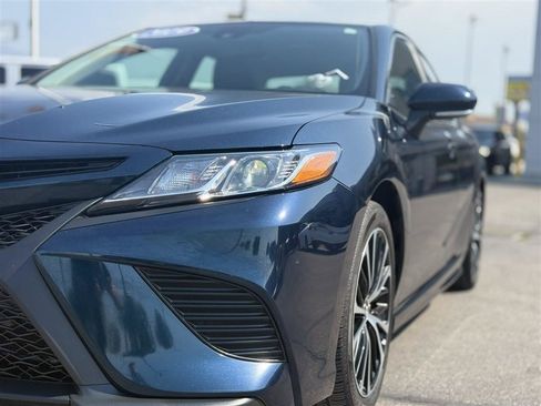 Used 2019 Toyota Camry SE FWD image 12
