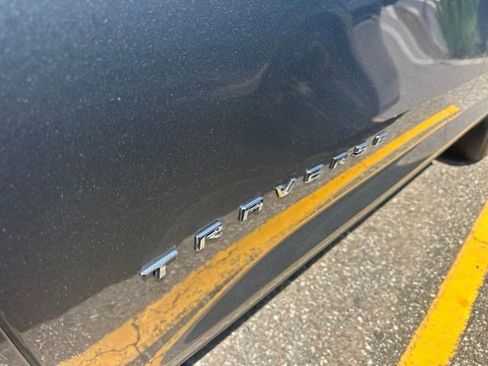 Used 2025 Chevrolet Traverse LT FWD image 8