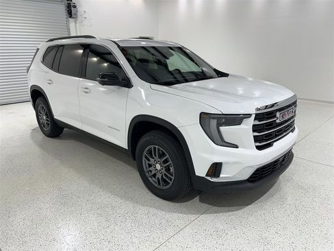 Used 2025 GMC Acadia Elevation image 6
