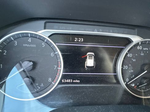 Used 2023 Nissan Pathfinder SL AWD/4WD image 3