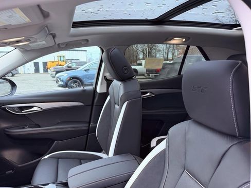 New 2026 Buick Envision Sport Touring image 12