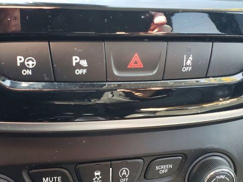 Used 2019 Jeep Cherokee Limited w/ Technology Group image 16