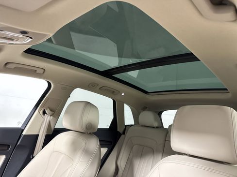 Used 2023 Audi Q5 2.0T Premium w/ Convenience Package image 18