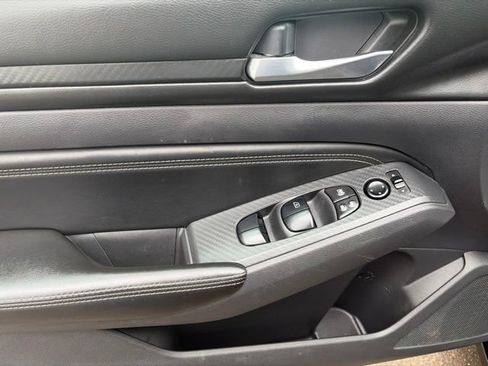Used 2020 Nissan Altima 2.5 S AWD/4WD image 12