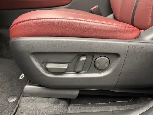 Certified 2025 MAZDA CX-70 Plug-In Hybrid w/ Premium Plus image 11