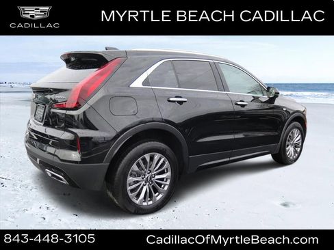 Used 2025 Cadillac XT4 Premium Luxury image 3