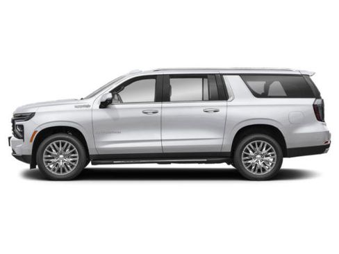 Used 2025 Chevrolet Suburban High Country AWD/4WD image 3