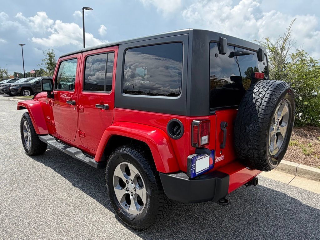 Used 2018 Jeep Wrangler Unlimited Sahara w/ Connectivity Group AWD/4WD image 15