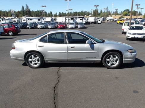 Used 2002 Pontiac Grand Prix SE w/ Widetrack Smart Pkg FWD image 6