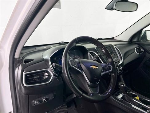 Used 2019 Chevrolet Equinox LT image 10