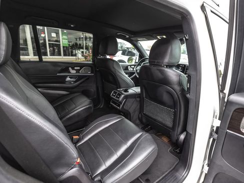Used 2021 Mercedes-Benz GLS 450 4MATIC image 31