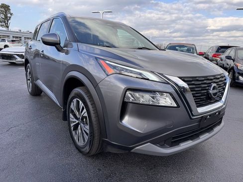 Used 2023 Nissan Rogue SV w/ SV Premium B Package image 7