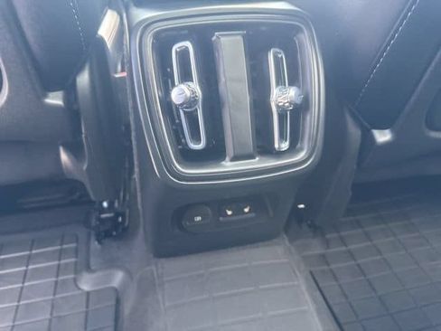Used 2023 Volvo XC40 B5 Plus w/ Climate Package AWD/4WD image 26