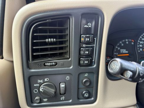 Used 2007 GMC Sierra 2500 SLT w/ Heavy-Duty Power Package image 17