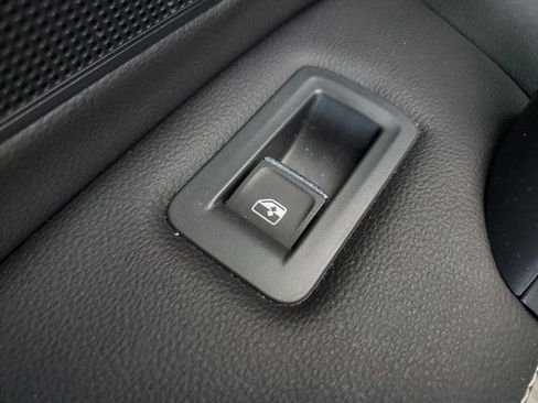 Used 2024 Volkswagen Tiguan SE R-Line image 16