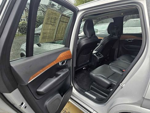 Used 2023 Volvo XC90 B6 Core w/ Protection Package Premier image 17