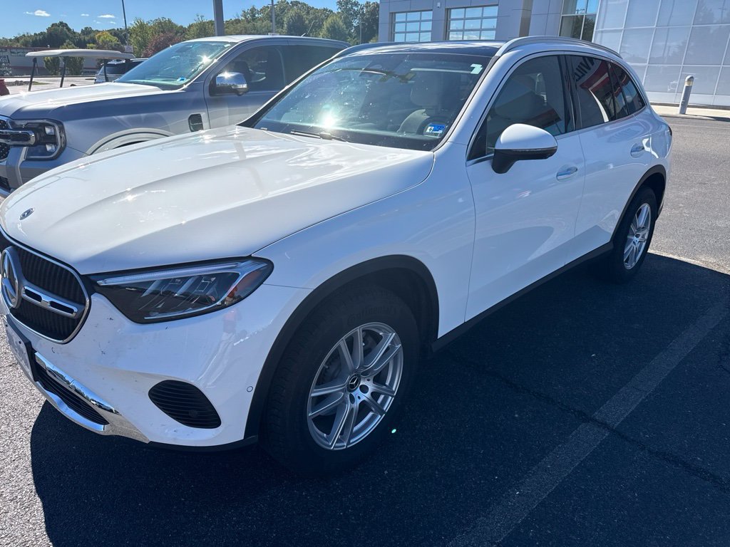 Used 2026 Mercedes-Benz GLC 300 4MATIC image 2