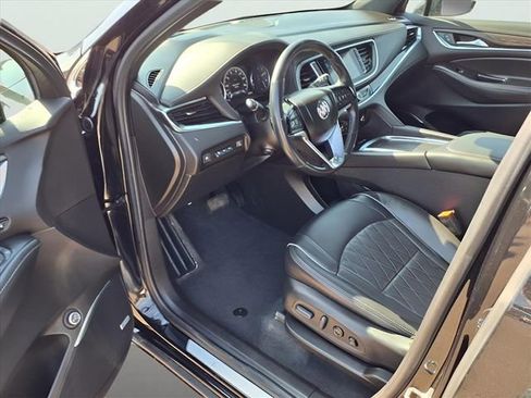 Used 2022 Buick Enclave Avenir image 10