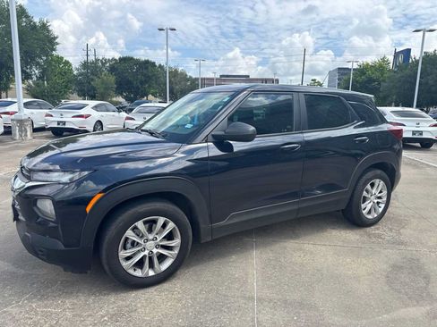 Used 2021 Chevrolet TrailBlazer LS FWD image 1