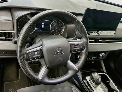 Used 2025 Mitsubishi Outlander SE AWD/4WD image 18