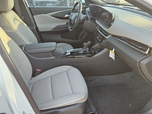 New 2025 Buick Envista Avenir image 15