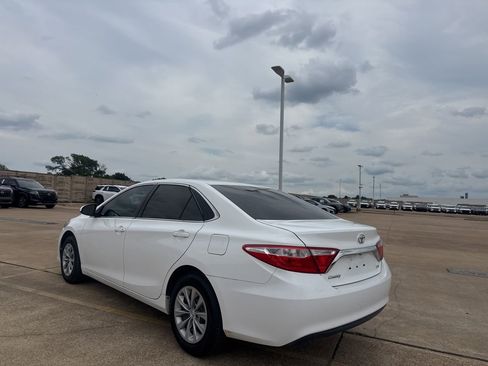 Used 2017 Toyota Camry SE FWD image 17