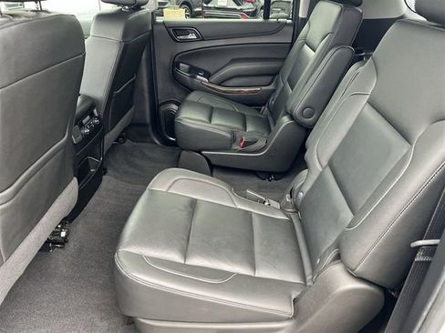 Certified 2020 Chevrolet Suburban LT w/ Luxury Package AWD/4WD image 25