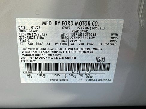 Used 2025 Ford Explorer Platinum w/ Ultimate Package RWD image 37