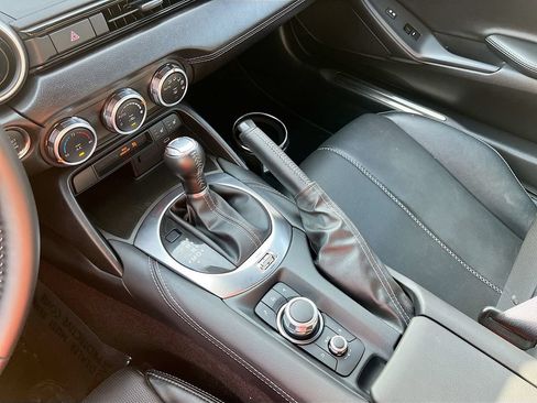 Used 2025 MAZDA MX-5 Miata Grand Touring w/ Weather Package RWD image 16