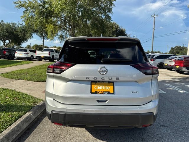 Used 2025 Nissan Rogue SV AWD/4WD image 6